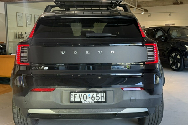 2026 Volvo EX30 Cross Country  Ultra Twin Motor Performance SUV Image 6