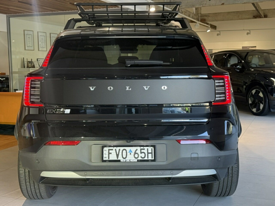 2026 Volvo EX30 Cross Country  Ultra Twin Motor Performance SUV Image 6