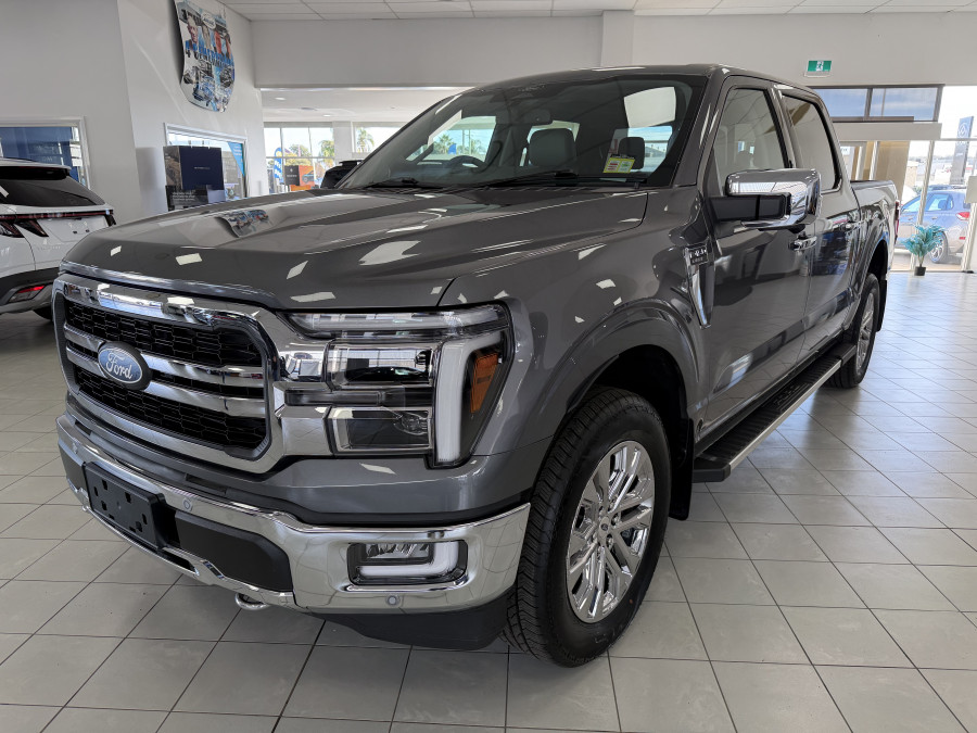 2024 Ford F-150  Lariat Dual Cab Image 3
