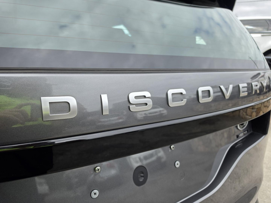 2018 Land Rover Discovery Series 5 HSE Luxury SUV Image 28