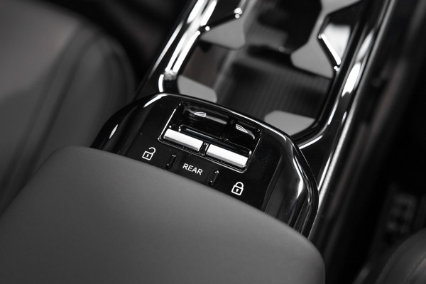 2026 Volvo EX30 Cross Country  Ultra Twin Motor Performance SUV Image 14