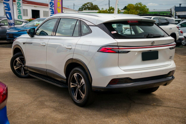 2025 MG HS AS33 Super Hybrid Excite SUV Image 2