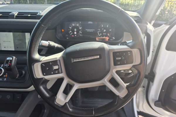 2020 MY21 Land Rover Defender L663 110 D300 SE SUV Image 27