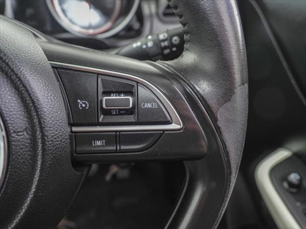 2018 Suzuki Swift AZ GL Navigator Hatch image 13