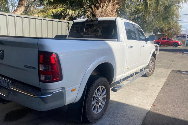 2017 Ram 2500  Laramie Ute Image 7