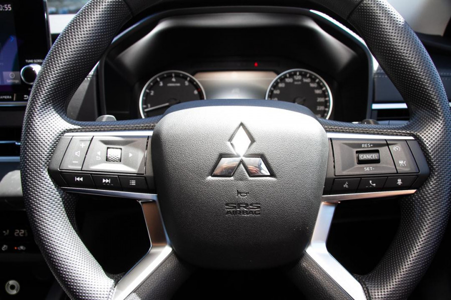 2024 Mitsubishi Outlander ZM ES SUV Image 15