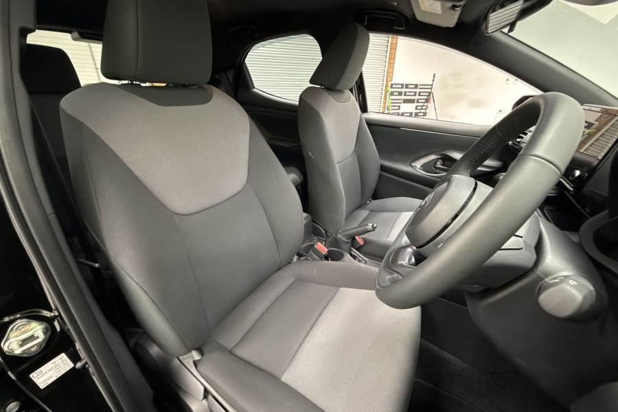 2025 Toyota Yaris MXPH10R SX Hybrid Hatch Image 21