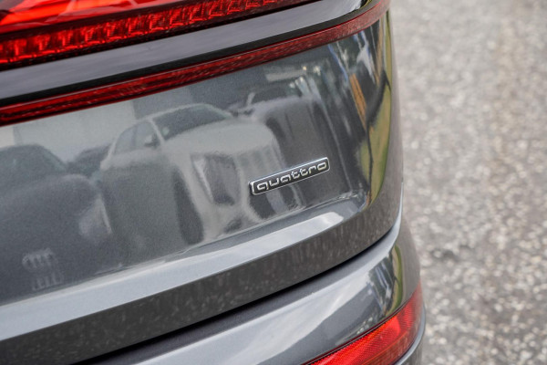2026 Audi Q7 4M TDI 210kW S line SUV image 13