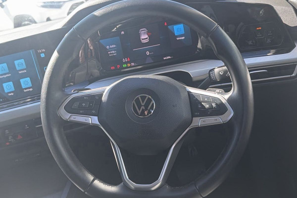 2022 Volkswagen Golf 8 110TSI Life Wagon Image 12