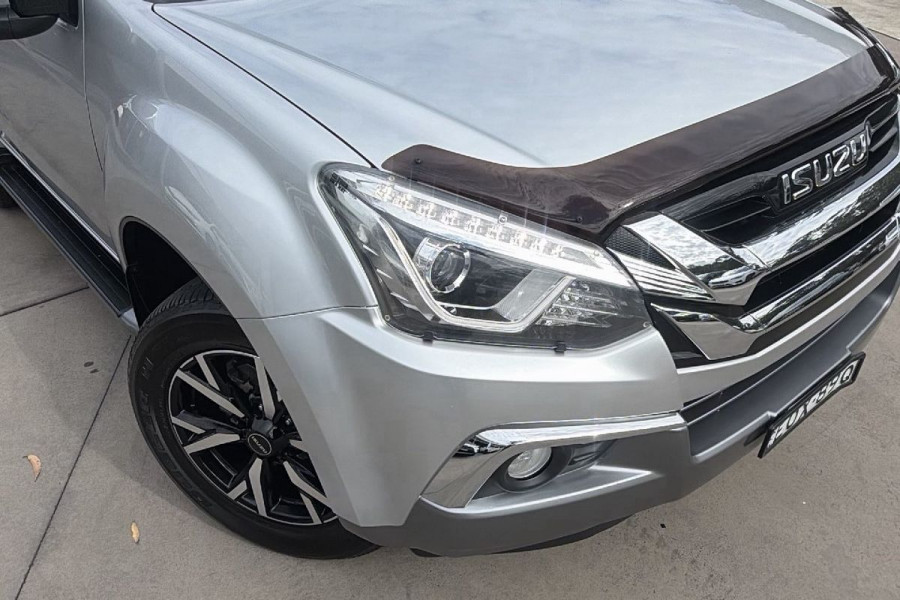 2021 Isuzu MU-X RJ LS-T SUV Image 3