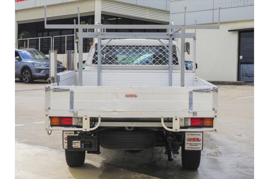 2017 Toyota Hilux TGN121R Workmate Cab chassis