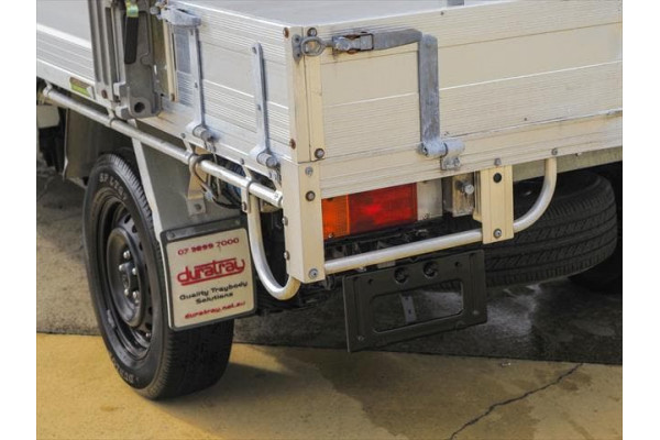 2017 Toyota Hilux TGN121R Workmate Cab chassis Image 3