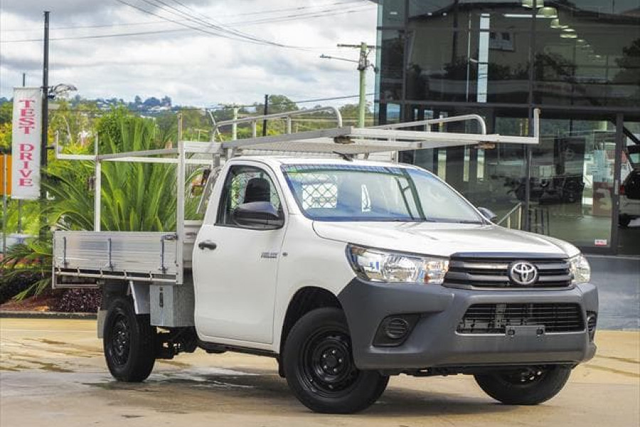 2017 Toyota Hilux TGN121R Workmate Cab chassis