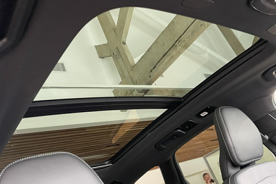 2021 MY22 Volvo XC60 UZ B6 R-Design SUV Image 17