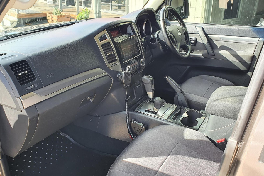 2015 Mitsubishi Pajero NX GLX Suv Image 12