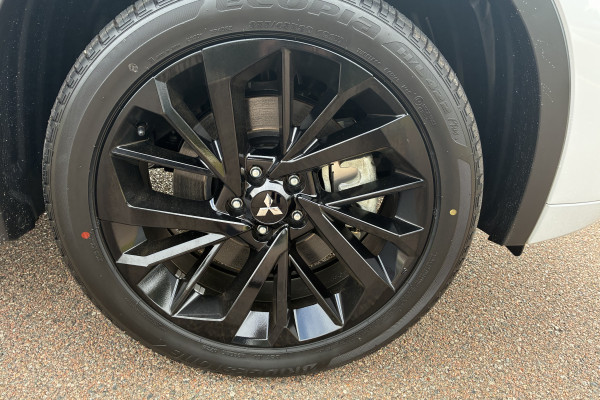2025 MY24 Mitsubishi Outlander ZM PHEV GSR SUV Image 25