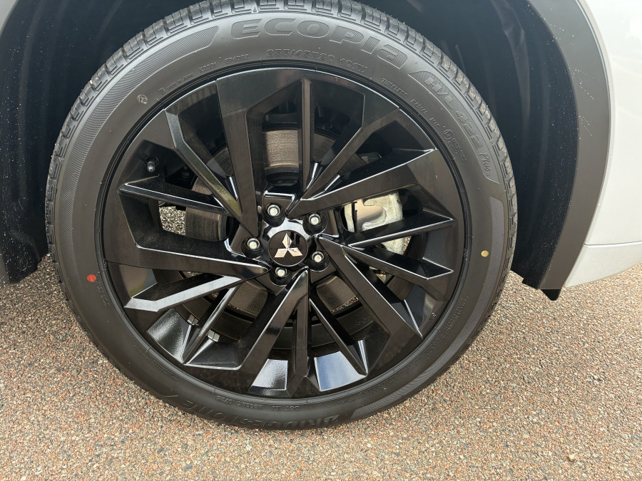 2025 MY24 Mitsubishi Outlander ZM PHEV GSR SUV Image 25