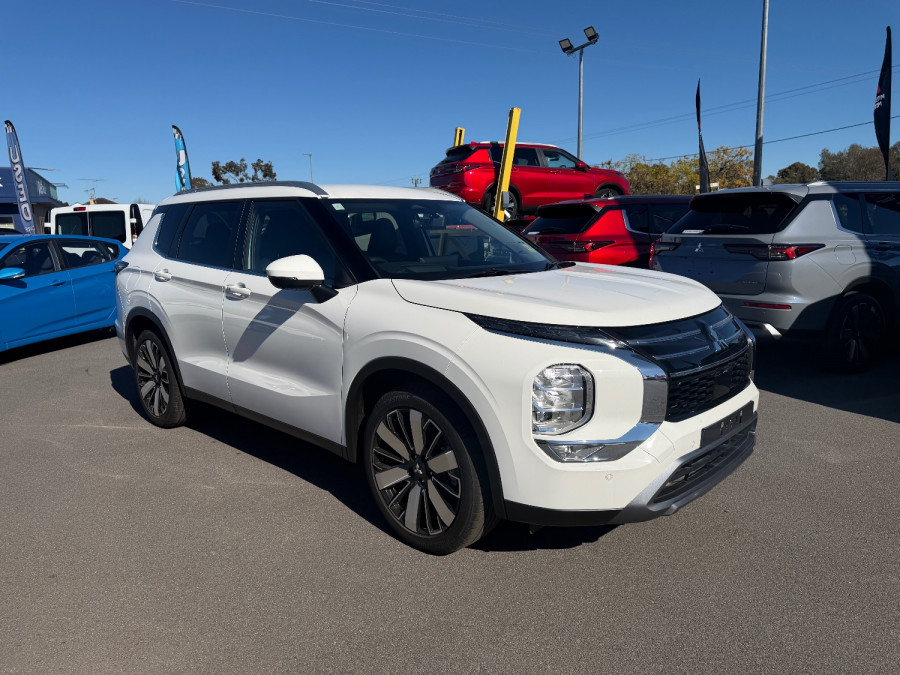 2025 Mitsubishi Outlander ZM Aspire SUV Image 1