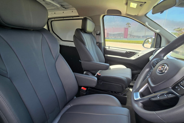 2026 MY25 LDV G10 SV7C + Van Image 4
