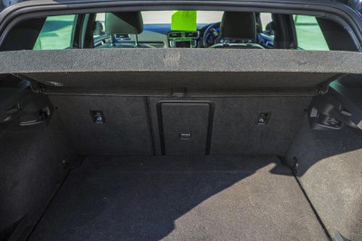 2016 Volkswagen Golf 7 R Hatch Image 4