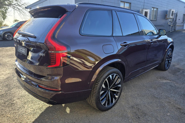 2026 Volvo XC90 L Series Ultra B5 Dark SUV Image 11