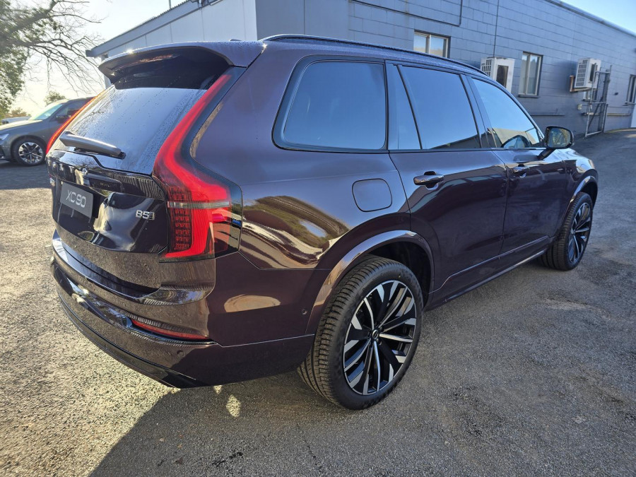 2026 Volvo XC90 L Series Ultra B5 Dark SUV Image 11