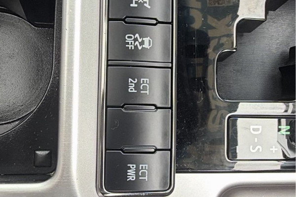 2017 Toyota LandCruiser VDJ200R VX SUV Image 19