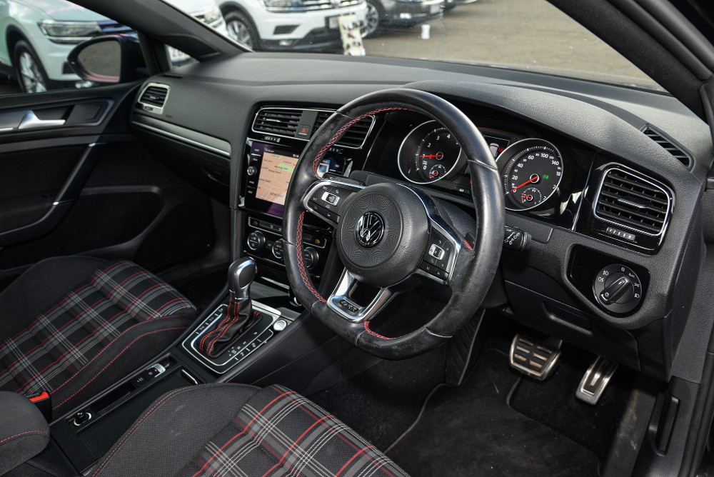 2017 Volkswagen Golf 7 GTI Hatch Image 6