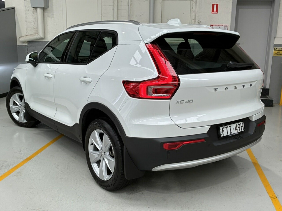 2025 Volvo XC40 XZ Plus B4 SUV Image 2