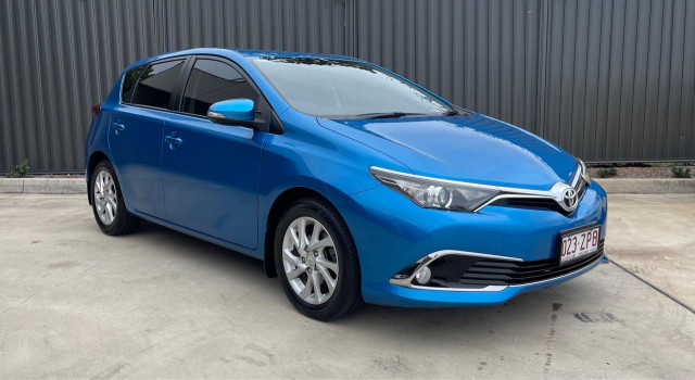 2015 Toyota Corolla ZRE182R Ascent Sport Hatch image 1