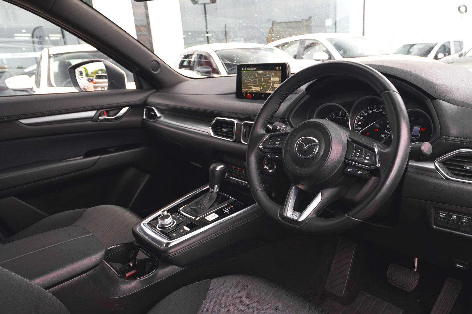 2025 Mazda CX-80 KL G40e Touring SUV Image 6