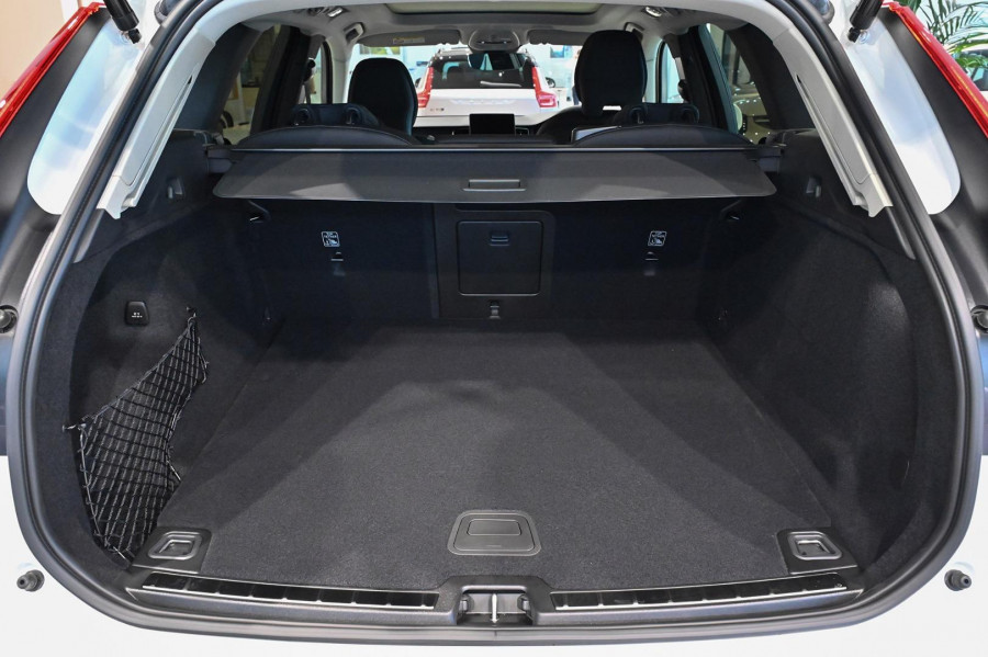 2026 Volvo XC60 UZ Plus B5 Bright SUV Image 8