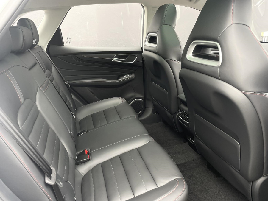 2025 MG HS Plug-in Hybrid Essence SUV Image 12
