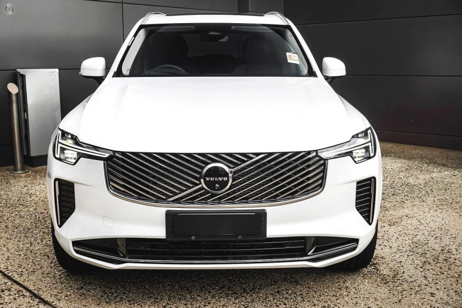 2026 Volvo XC90 L Series Plus B5 Bright SUV Image 2