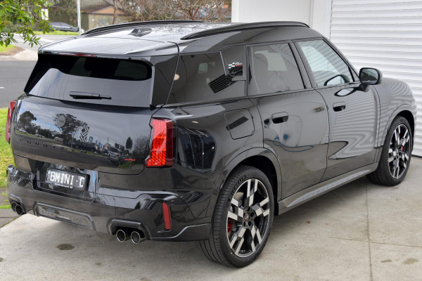 2026 MINI Countryman U25 JCW Favoured SUV image 25