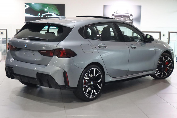 2025 BMW 1 Series F70 120 M Sport Hatch image 4