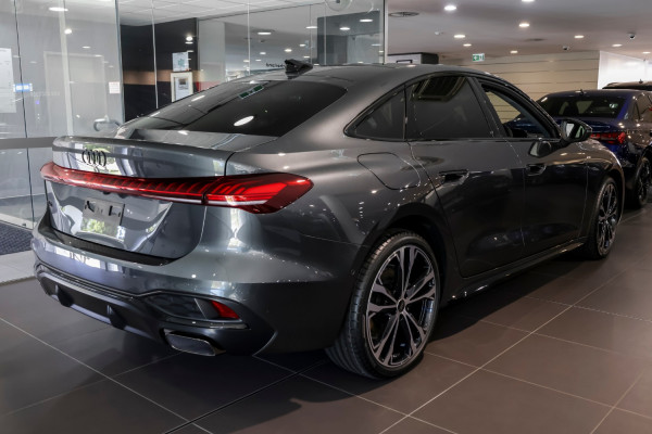 2025 Audi A5 B10 TFSI 150kW S line Sedan image 4