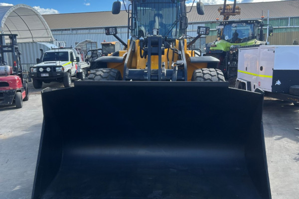 2025 JCB WHEELED LOADER Wheel Loader Image 1