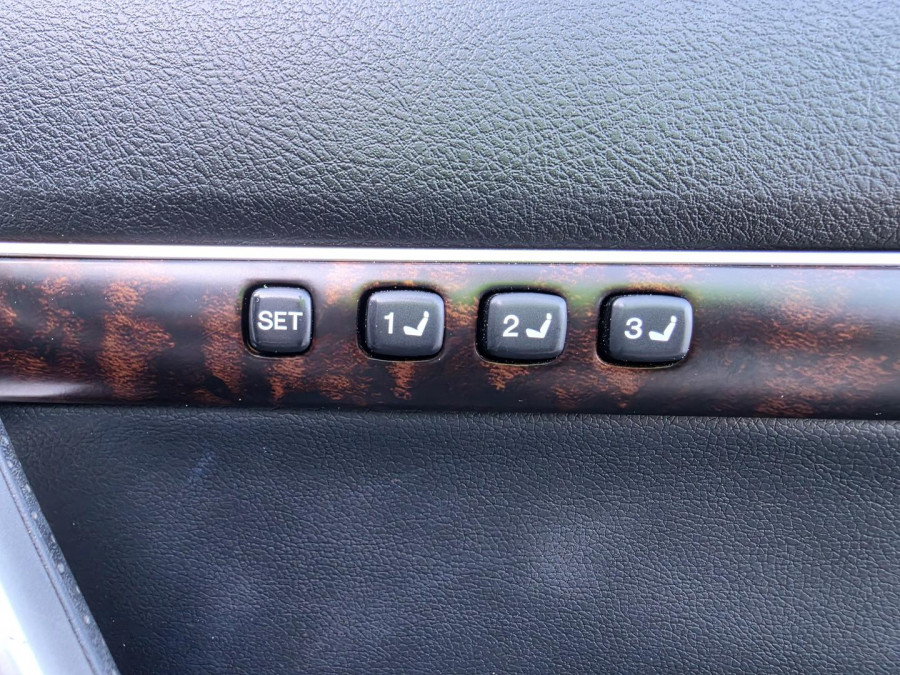 2012 MY10 Toyota LandCruiser VDJ200R Sahara SUV Image 29