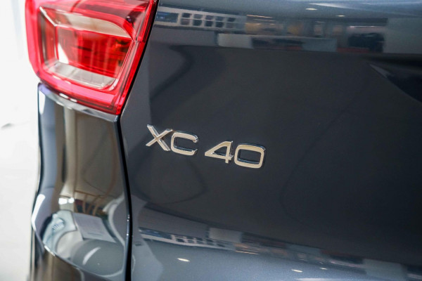 2026 Volvo XC40 XZ Ultra B4 Bright SUV Image 9