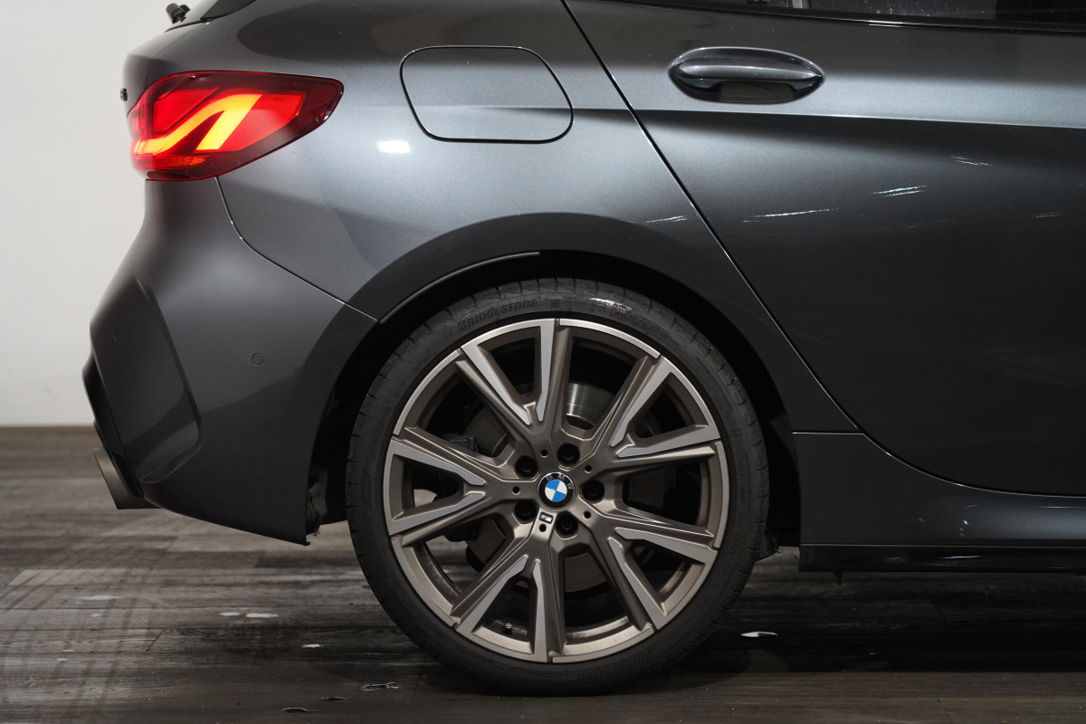 2022 BMW 1 M135i Xdrive Pure Hatch Image 6