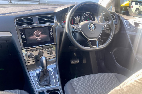 2017 Volkswagen Golf 7.5 110TSI Trendline Hatch Image 4