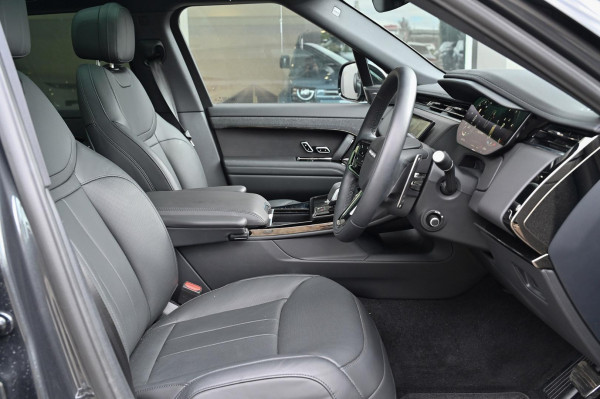2025 Land Rover Range Rover Sport L461 D250 Dynamic SE SUV image 7