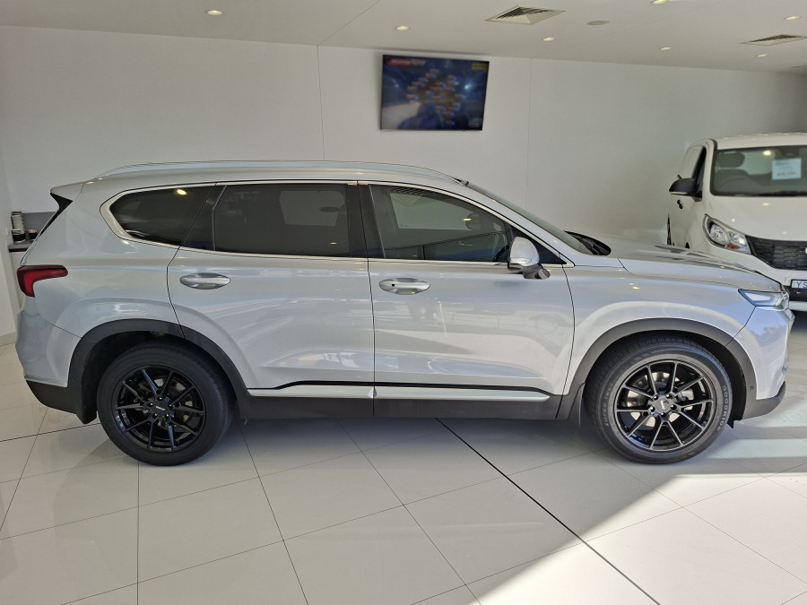 2018 Hyundai Santa Fe DM5 Series II Highlander SUV Image 7