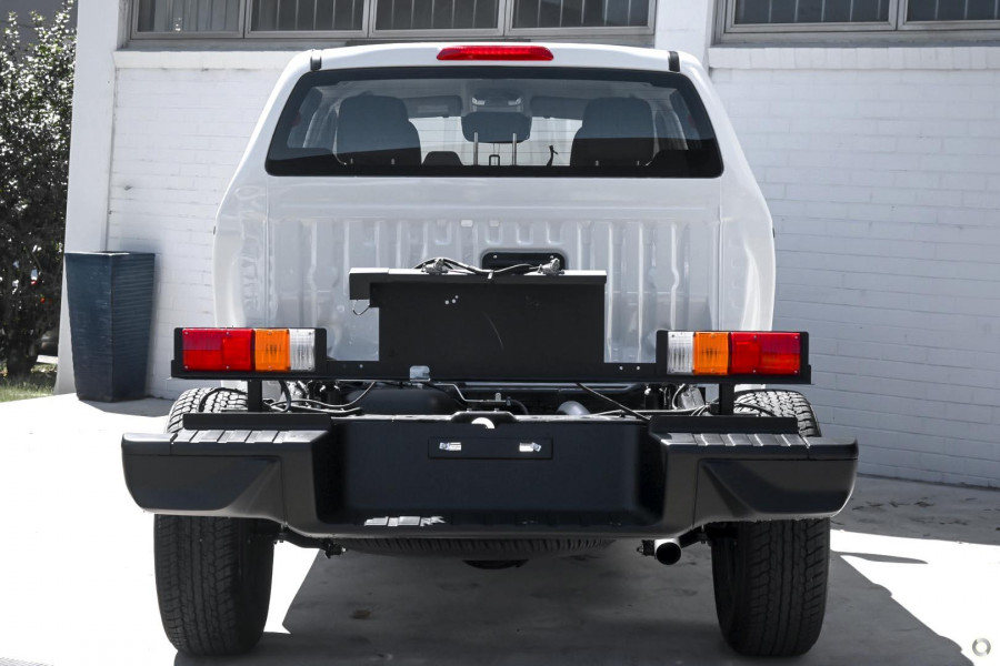 2026 MY25.5 Isuzu D-MAX RG SX Cab Chassis Image 3