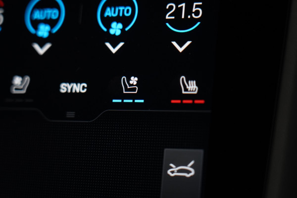 2021 Porsche Taycan 4S Coupe Image 34