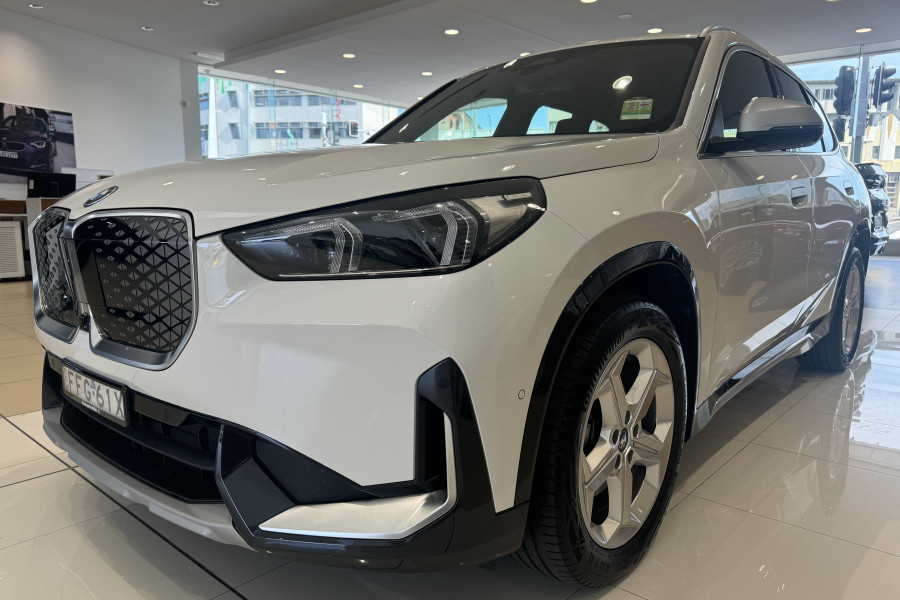 2023 BMW iX1 U11 eDrive20 xLine SUV Image 8