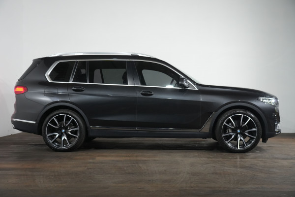 2020 BMW X7 Xdrive30d SUV image 4