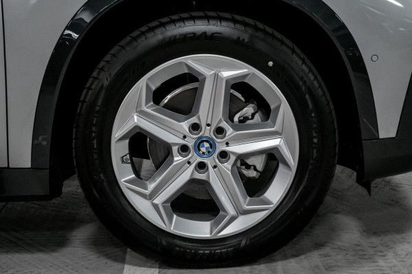 2024 BMW iX1 U11 eDrive20 xLine SUV image 21