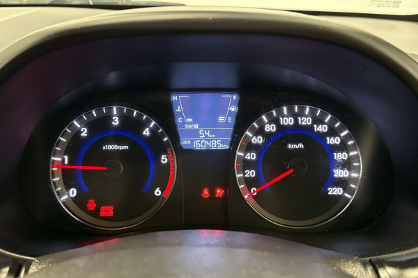2012 Hyundai Accent Active Sedan Image 5